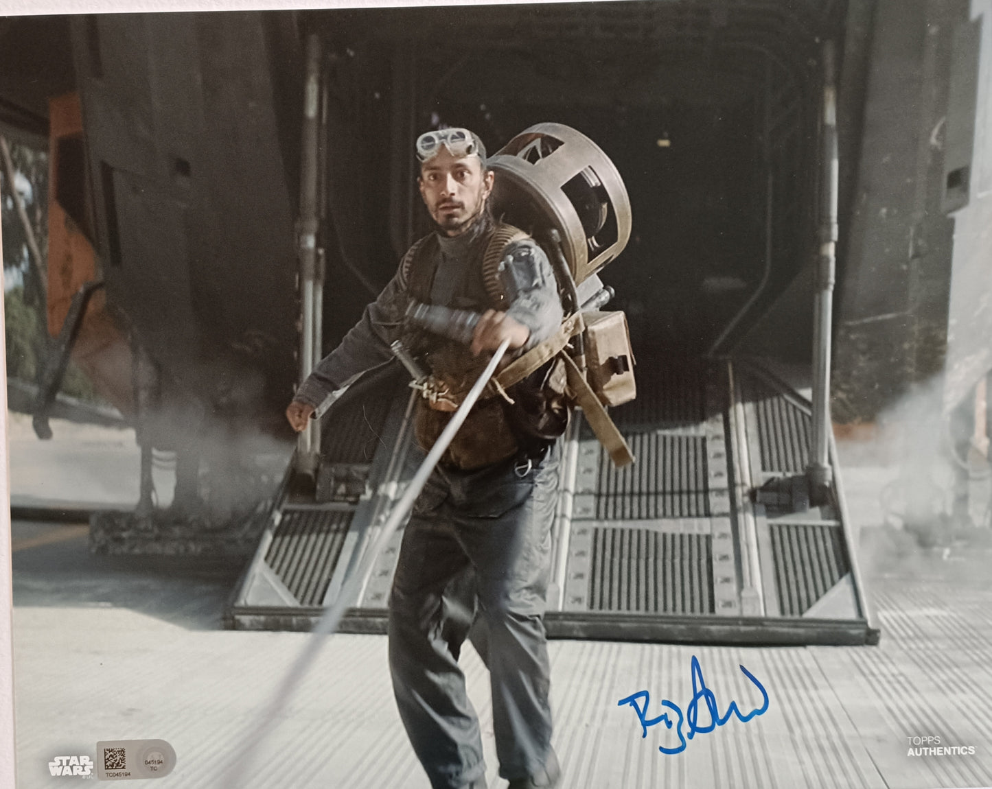 Riz Ahmed 8x10 COA